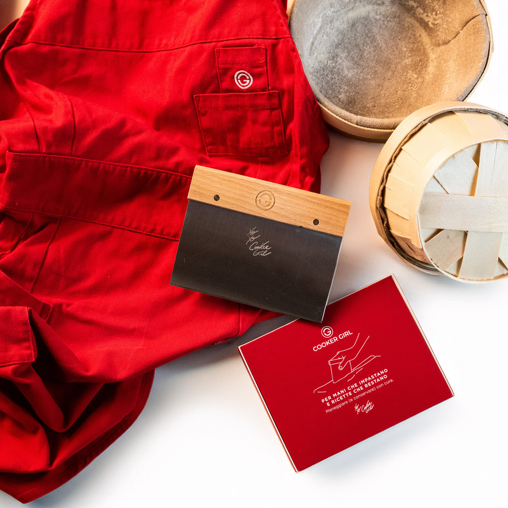 
                      
                        KIT: TAROCCO COOKER GIRL + GUIDA DIGITALE “LIEVITATI, IN PRINCIPIO ERA IL CAOS”
                      
                    