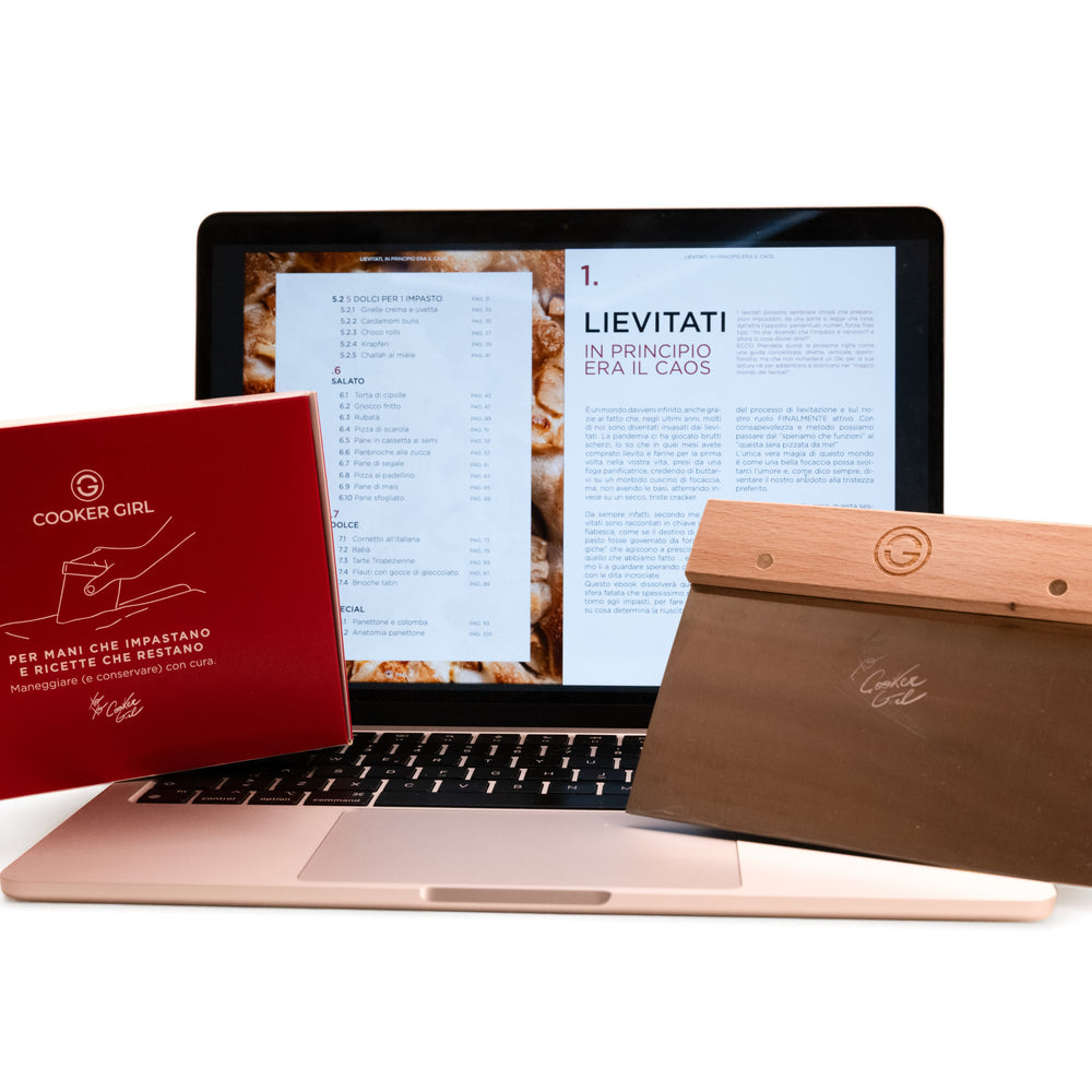 
                      
                        KIT: TAROCCO COOKER GIRL + GUIDA DIGITALE “LIEVITATI, IN PRINCIPIO ERA IL CAOS”
                      
                    