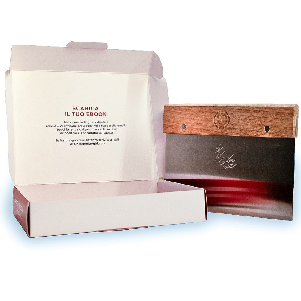 KIT: TAROCCO COOKER GIRL + GUIDA DIGITALE “LIEVITATI, IN PRINCIPIO ERA IL CAOS”